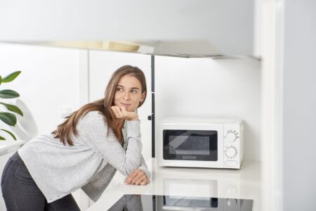 Микровълнова печка 700W / Black+Decker BXMY700E / 8