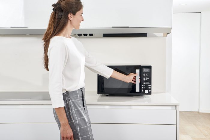 Микровълнова печка / Black+Decker BXMZ900E / 3